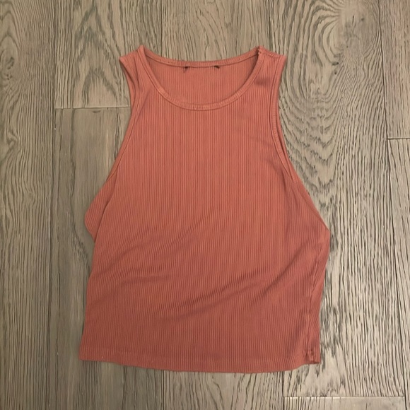 Pink woman’s crop top - Picture 1 of 1